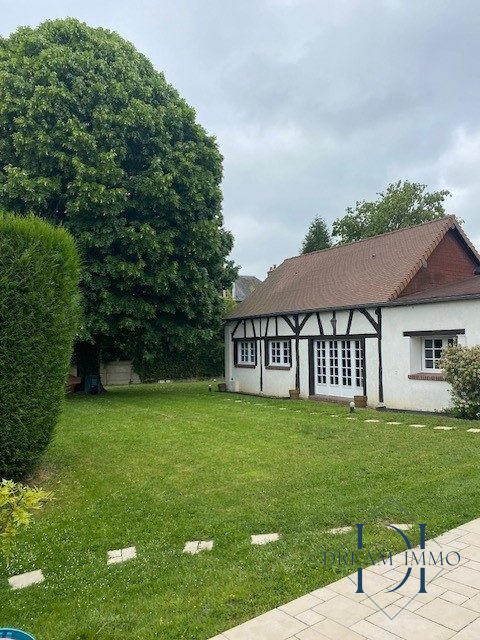 Maison - 270 m² - 10 pièces