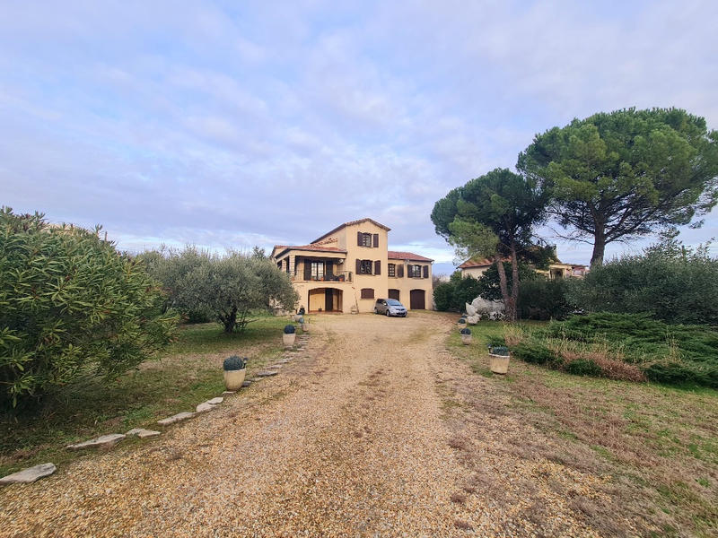 Maison - 171 m² - 7 pièces