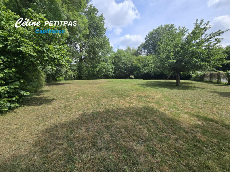 Terrain constructible - 1 230 m²