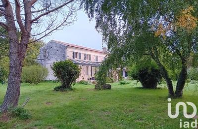 Maison - 248 m² - 8 pièces