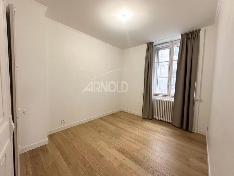 Appartement - 128 m² - 5 pièces