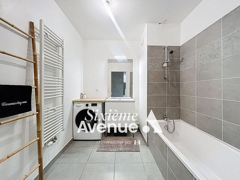 Appartement - 80 m² - 4 pièces