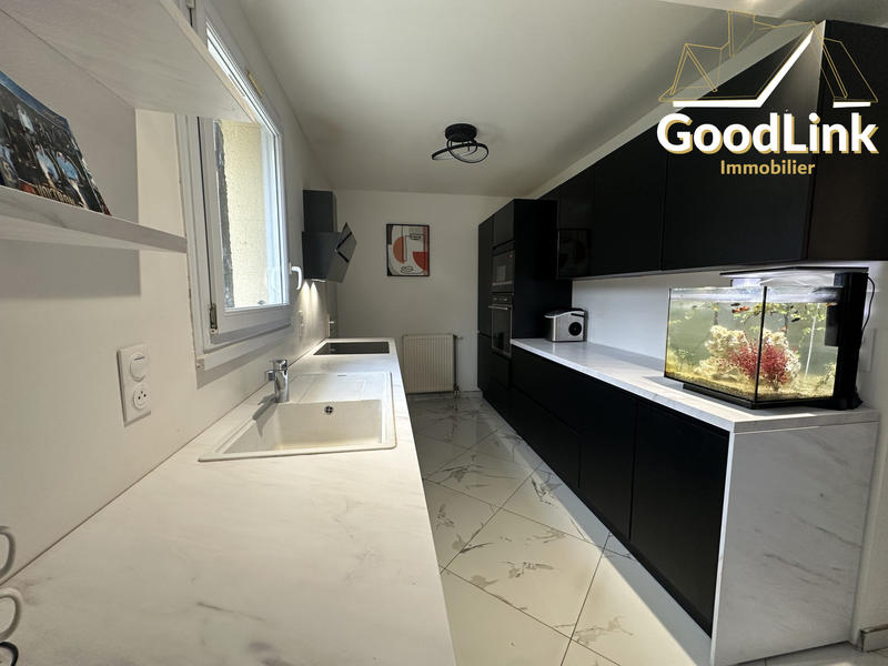 Maison - 95 m² - 5 pièces