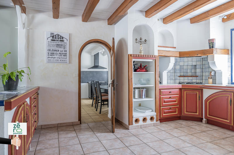 Maison - 280 m² - 9 pièces