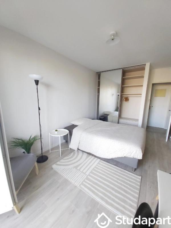 Chambre - 11 m² - 1 pièce