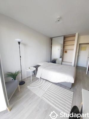 Chambre - 11 m² - 1 pièce