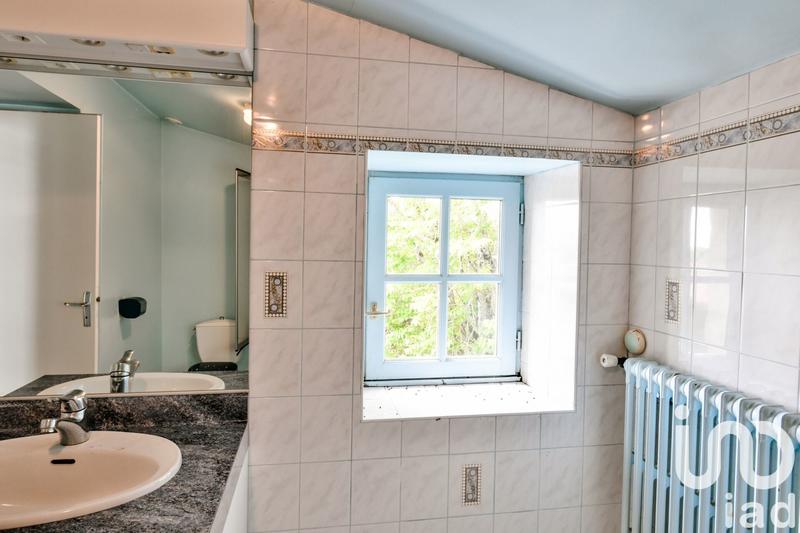 Maison - 213 m² - 8 pièces