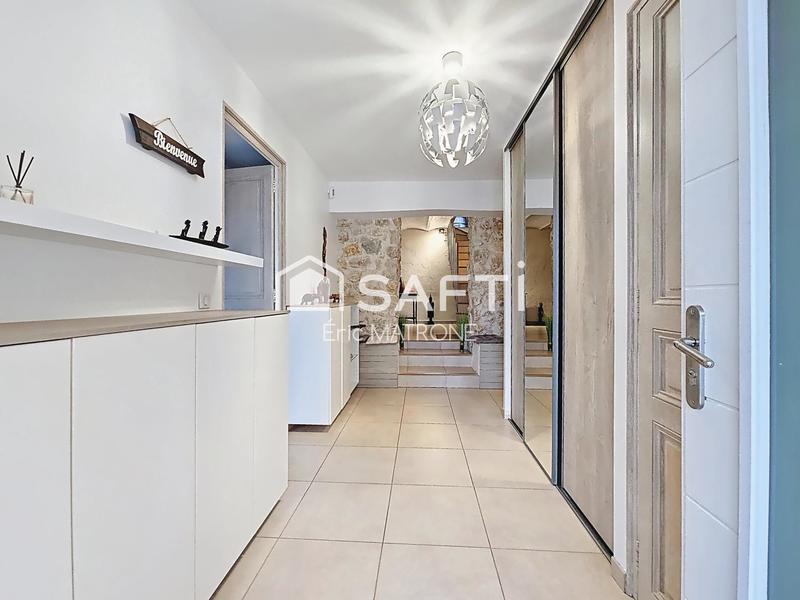 Maison - 250 m² - 9 pièces