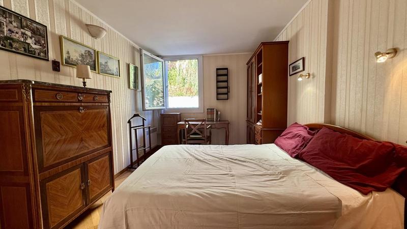 Appartement - 99 m² - 5 pièces