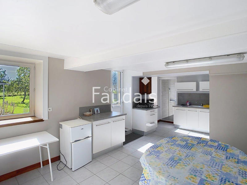 Maison - 164 m² - 9 pièces