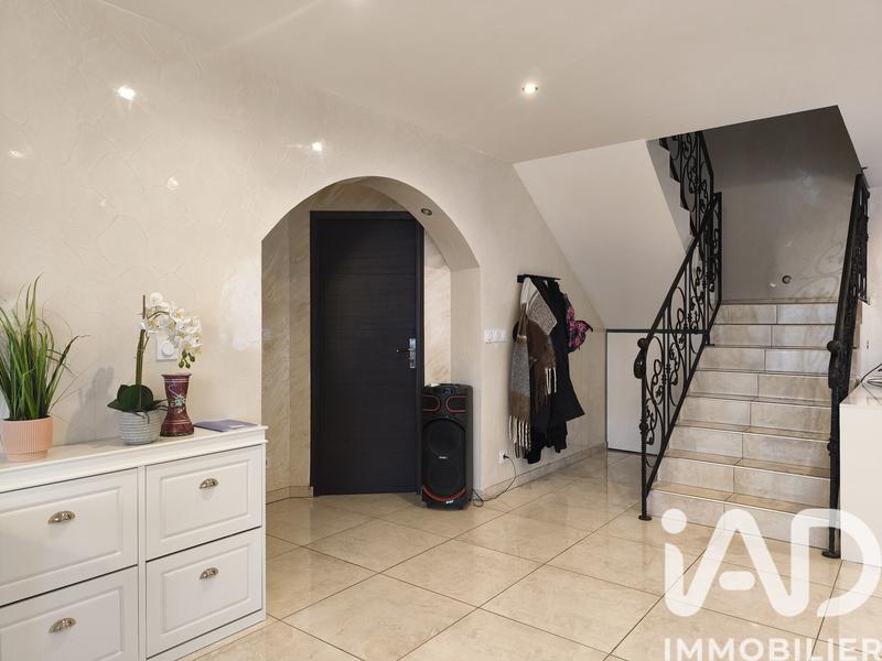 Maison - 195 m² - 7 pièces