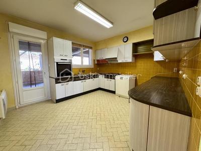 Maison - 140 m² - 7 pièces