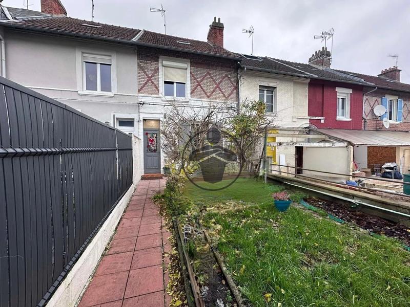 Maison - 92 m² - 5 pièces