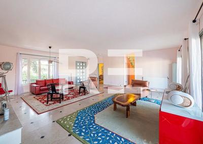 Demeure - 400 m² - 12 pièces