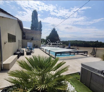 Maison - 238 m² - 6 pièces