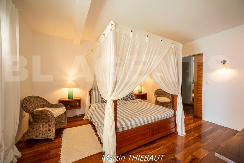 Maison - 200 m² - 6 pièces