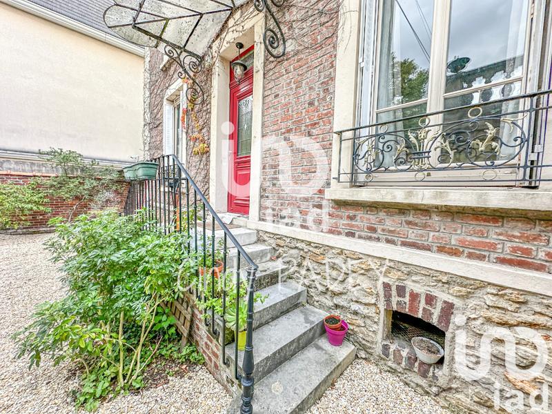 Maison - 220 m² - 9 pièces