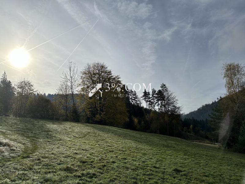 Terrain constructible - 1 800 m²