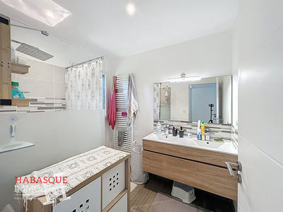 Maison - 93 m² - 4 pièces