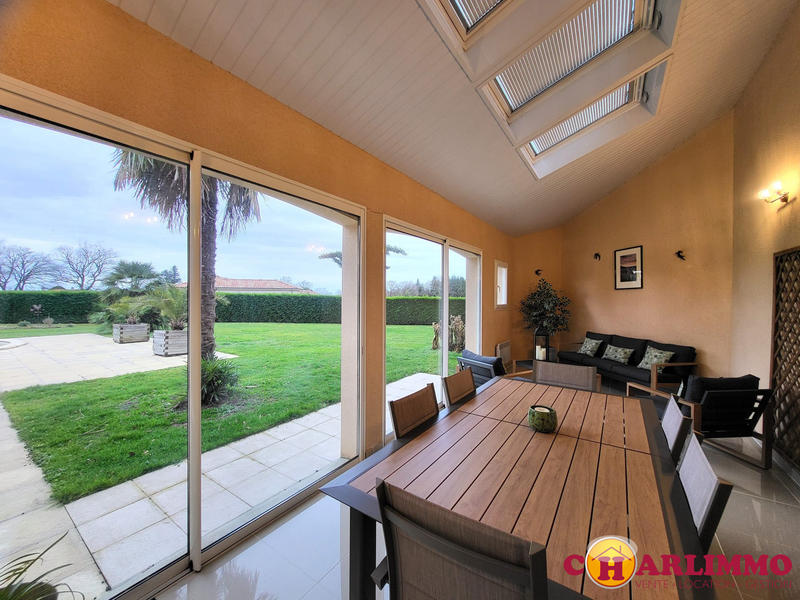 Maison traditionnelle - 208 m² - 5 pièces