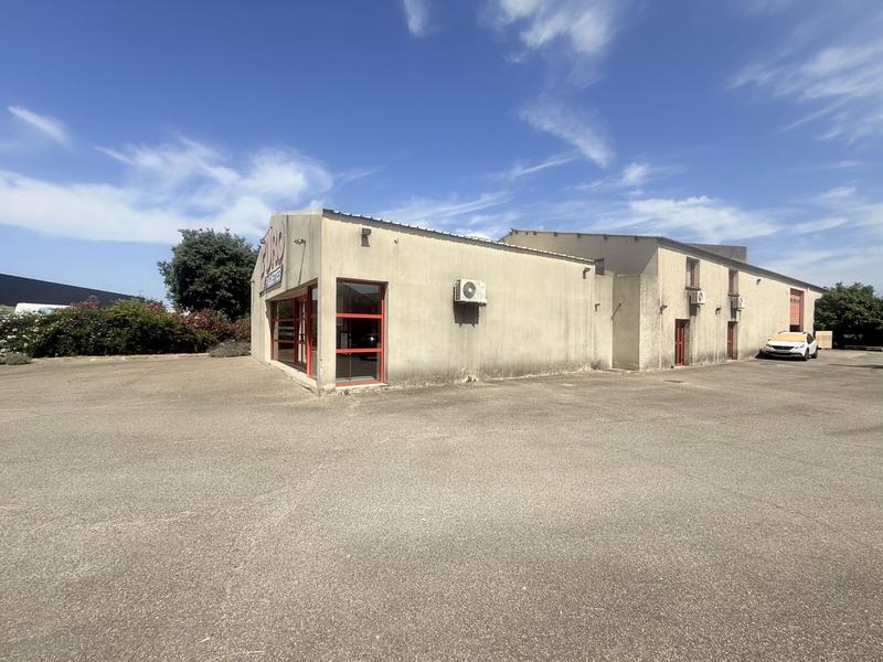 Local d'activités - 1 205 m²