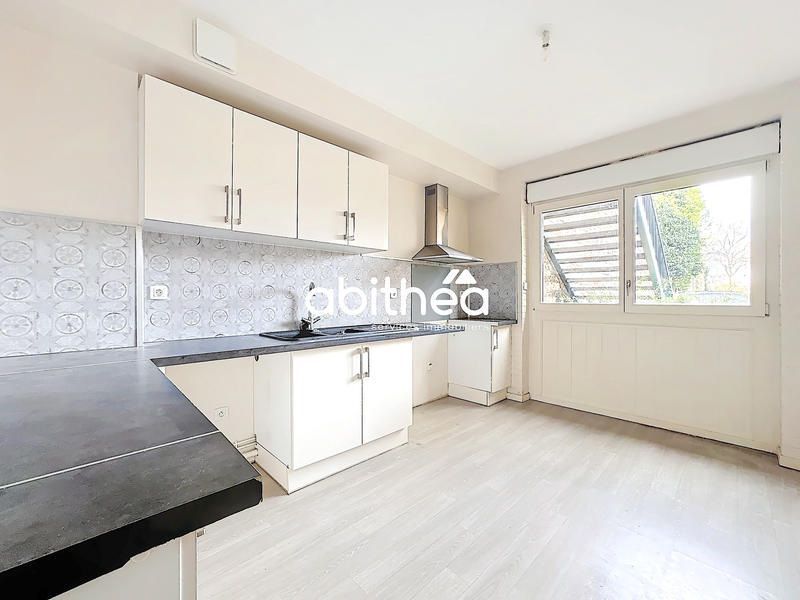 Appartement - 100 m² - 4 pièces