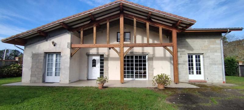 Maison - 200 m² - 6 pièces