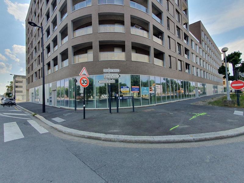 Local commercial - 855 m²