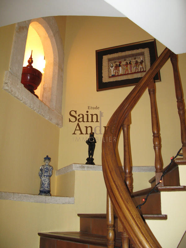 Maison - 300 m² - 10 pièces