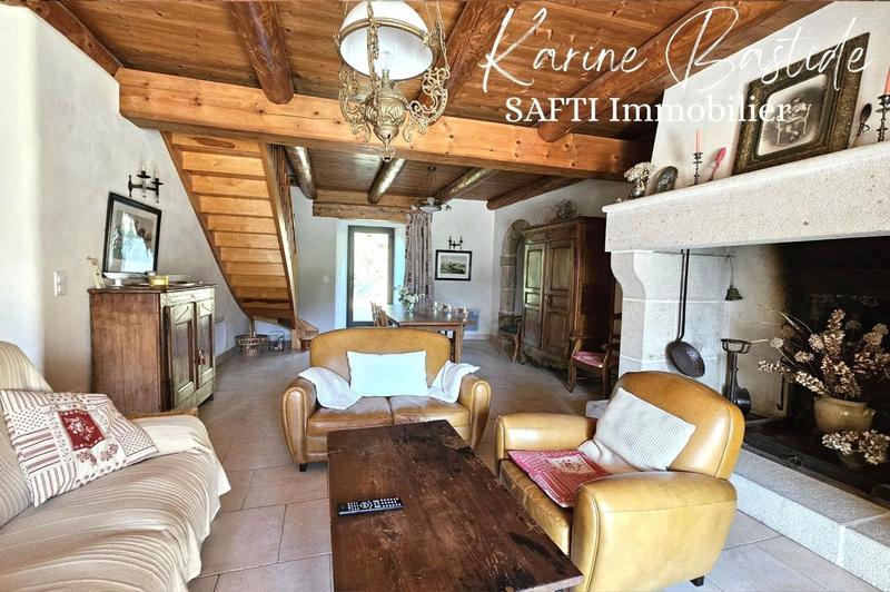 Maison - 225 m² - 14 pièces