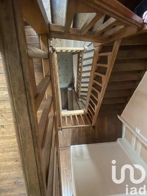 Maison - 230 m² - 11 pièces