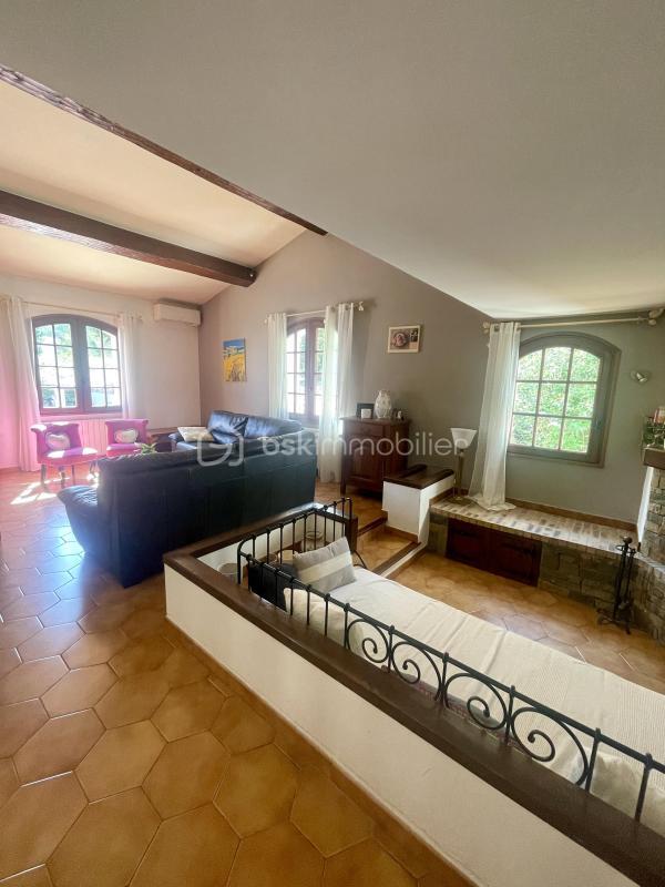 Propriété - 160 m² - 6 pièces