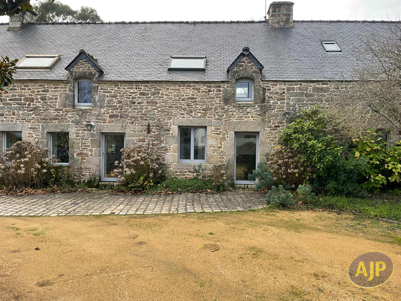 Maison - 280 m² - 7 pièces