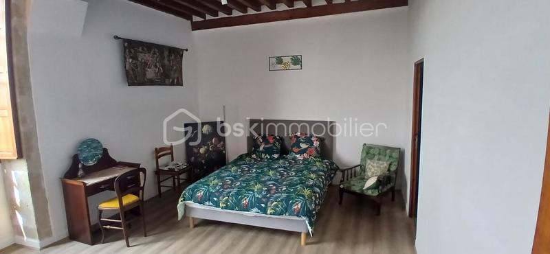 Château - 120 m² - 4 pièces