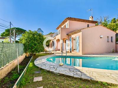 Villa - 136 m² - 4 pièces