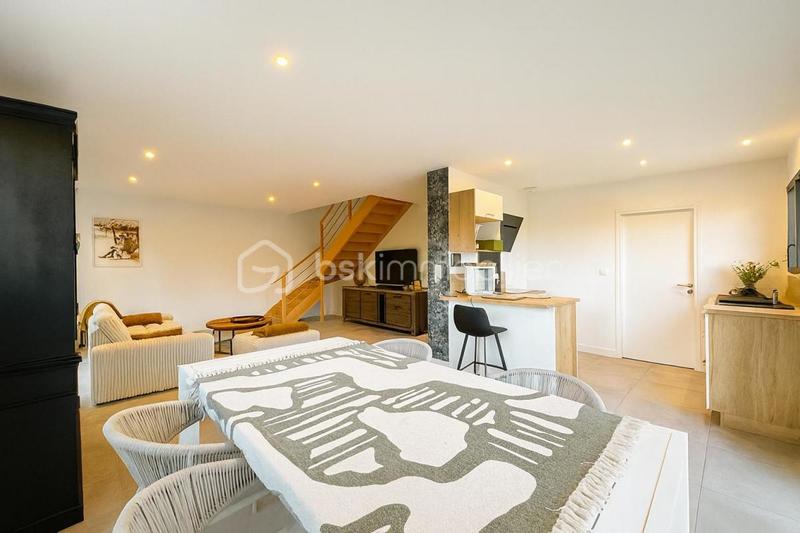 Maison - 99 m² - 5 pièces