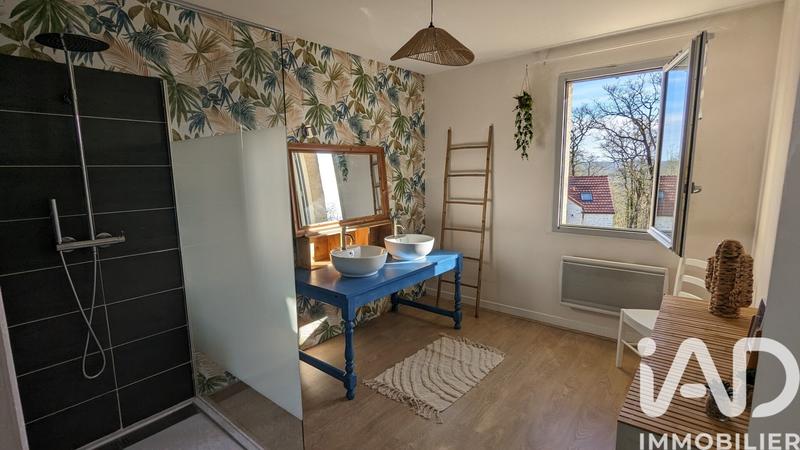 Maison - 97 m² - 5 pièces