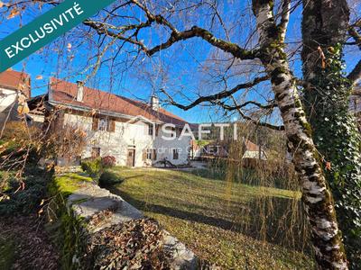 Maison - 270 m² - 10 pièces