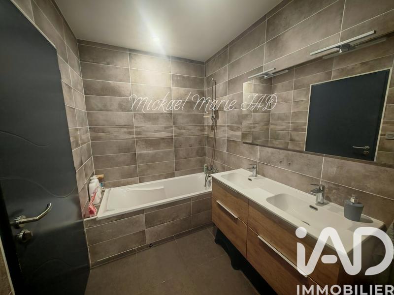 Maison - 93 m² - 4 pièces