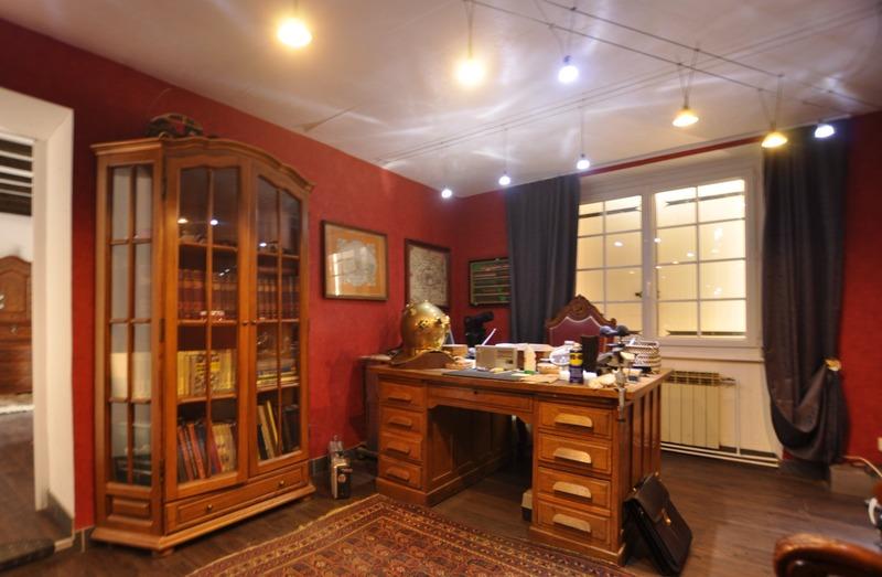 Maison - 280 m² - 9 pièces