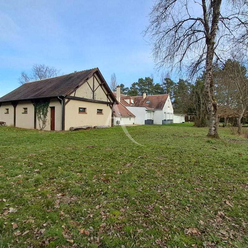 Maison - 350 m² - 8 pièces