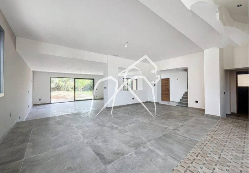 Maison contemporaine - 217 m² - 7 pièces