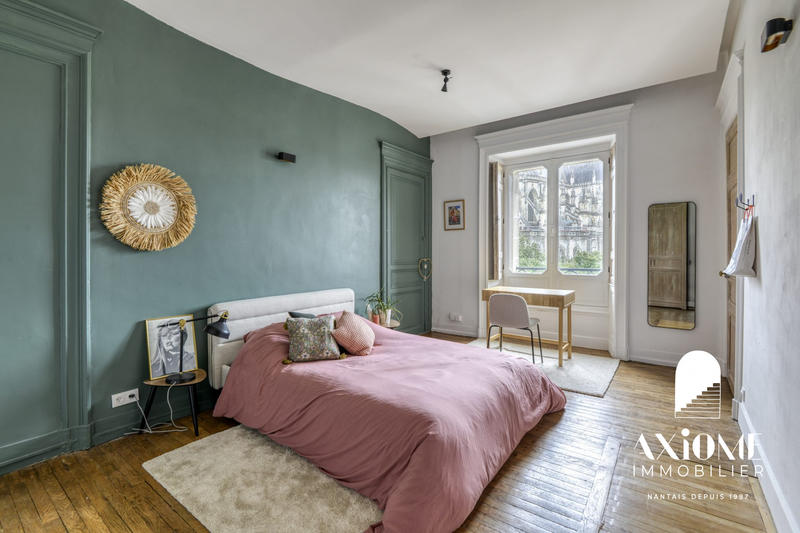 Appartement - 239 m² - 7 pièces