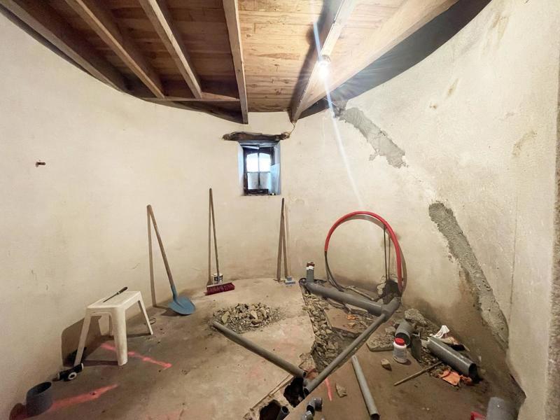 Maison - 250 m² - 1 pièce