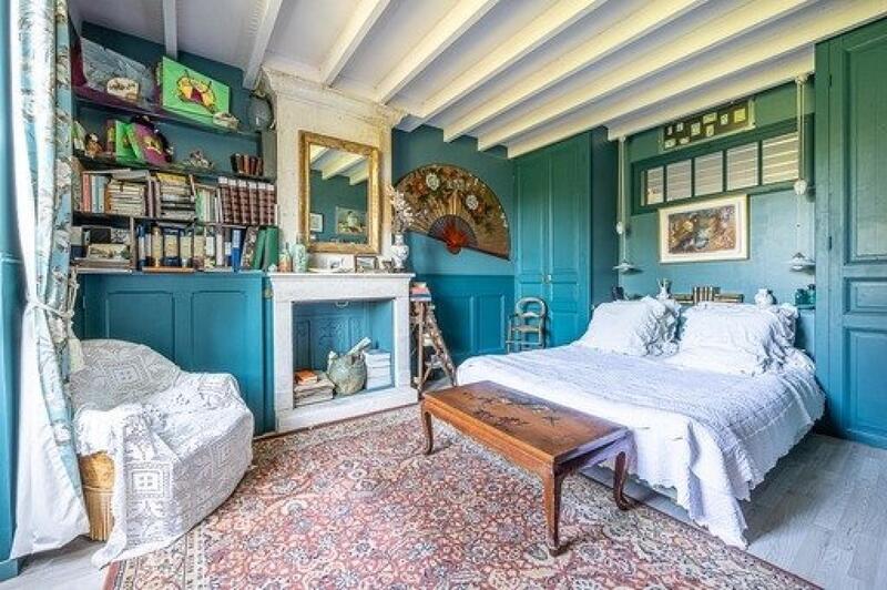 Maison - 280 m² - 9 pièces