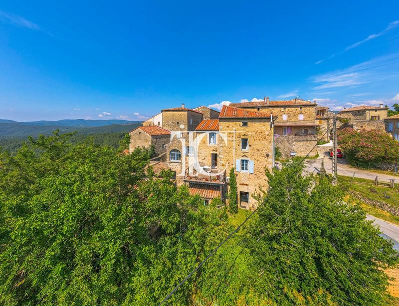 Maison en pierre - 130 m² - 6 pièces