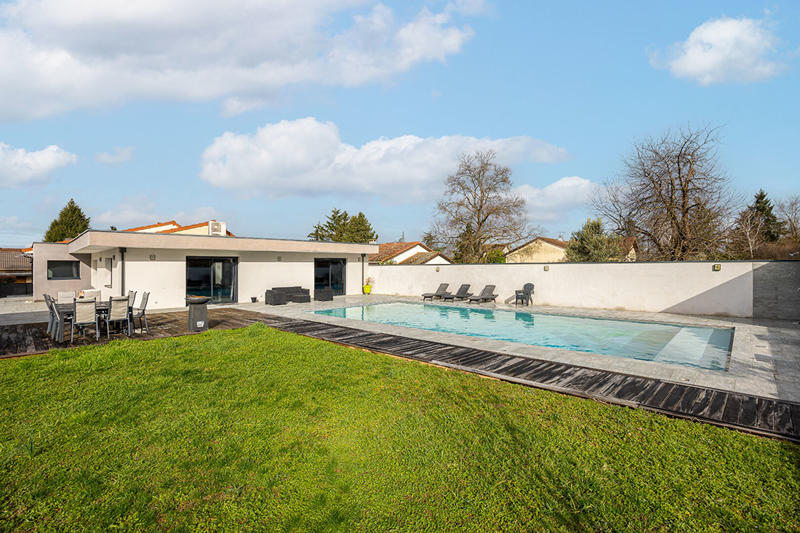 Maison - 262 m² - 7 pièces