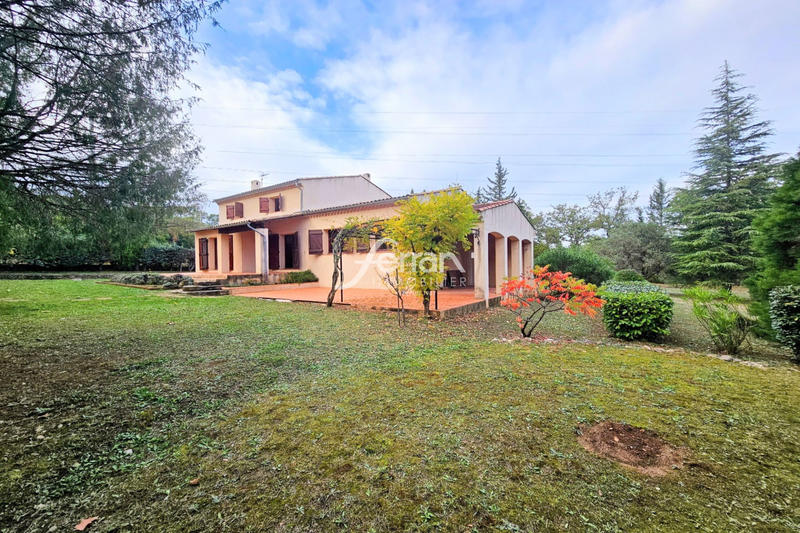 Maison - 176 m² - 7 pièces