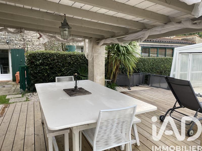 Maison - 245 m² - 10 pièces