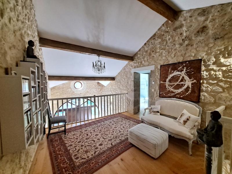 Maison - 297 m² - 7 pièces